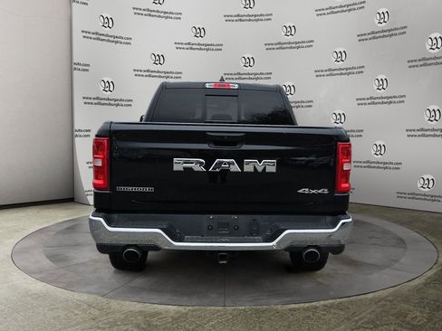 Used 2025 RAM 1500 Big Horn AWD/4WD image 4