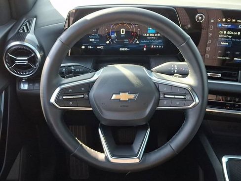 Used 2025 Chevrolet Equinox LT AWD/4WD image 19