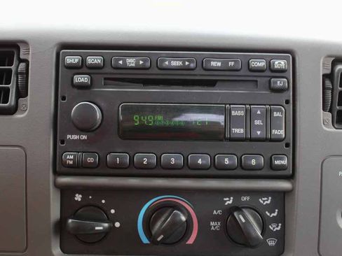 Used 2001 Ford F250 Lariat RWD image 18