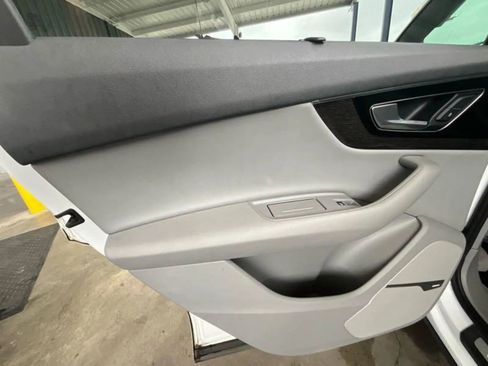 Used 2017 Audi Q7 3.0T Prestige AWD/4WD image 9