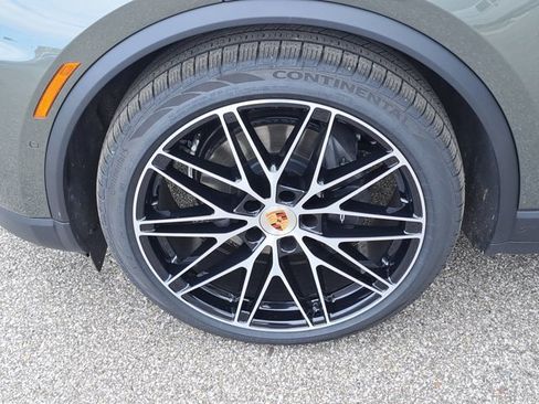 New 2026 Porsche Macan 4 Electric image 14