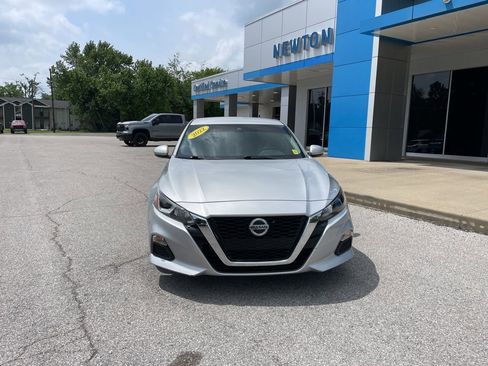 Used 2022 Nissan Altima 2.5 S FWD image 2
