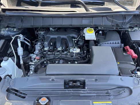 Used 2025 Nissan Pathfinder SV AWD/4WD image 12