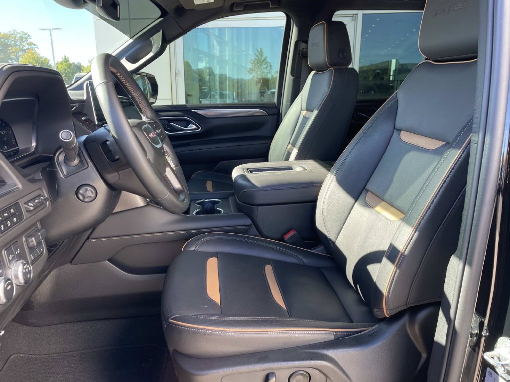 Used 2024 GMC Yukon AT4 w/ Technology Package AWD/4WD image 20