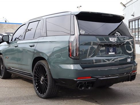 Used 2026 Cadillac Escalade V w/ LPO, ONYX Package AWD/4WD image 3