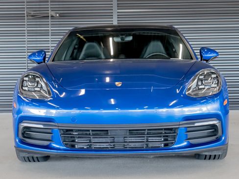 Used 2018 Porsche Panamera image 8
