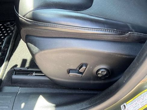 Used 2019 Jeep Cherokee Trailhawk w/ Cold Weather Group AWD/4WD image 20