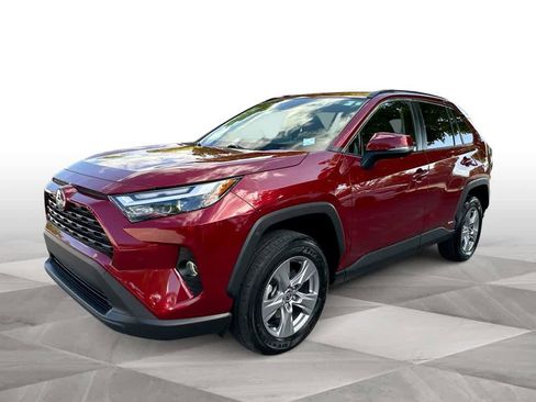Used 2024 Toyota RAV4 XLE AWD/4WD image 4