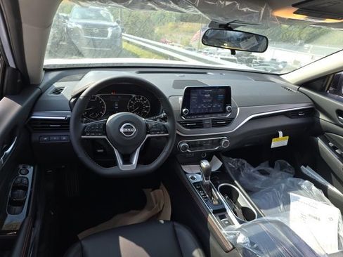 New 2025 Nissan Altima 2.5 SR image 5