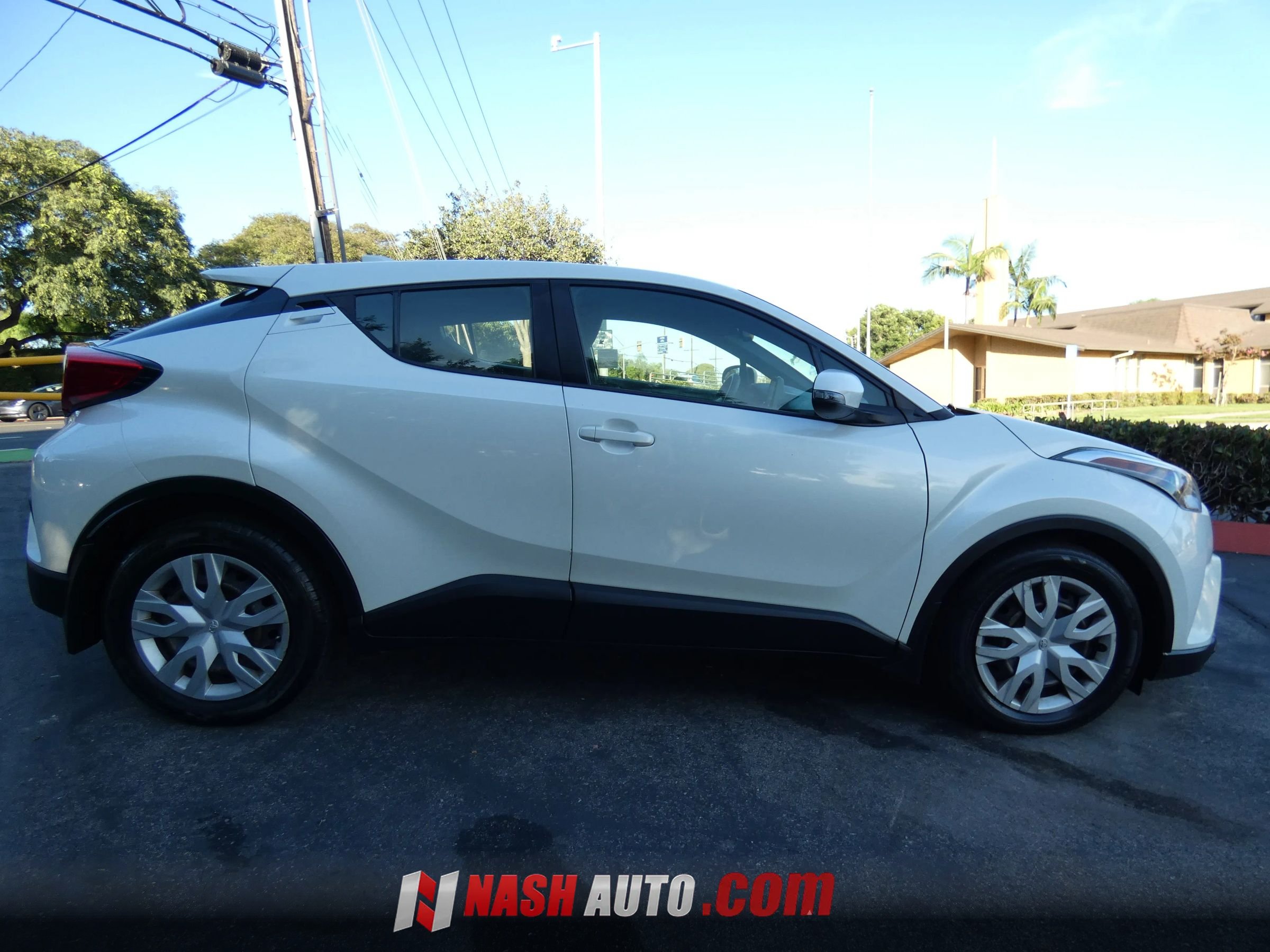 Used 2019 Toyota C-HR LE FWD image 6