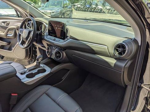 Used 2024 Chevrolet Blazer LT w/ Midnight/Sport Edition FWD image 19