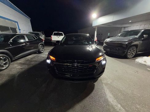 New 2026 Chevrolet Trax RS w/ Driver Confidence Package image 8