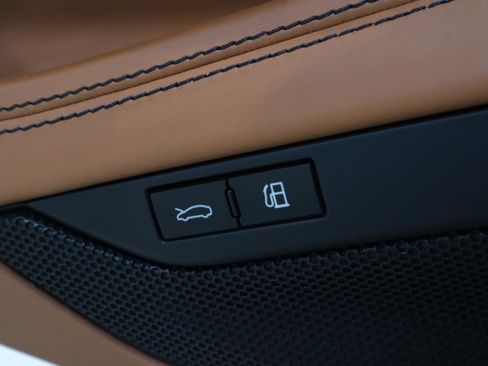 Used 2021 Ferrari F8 Tributo image 28