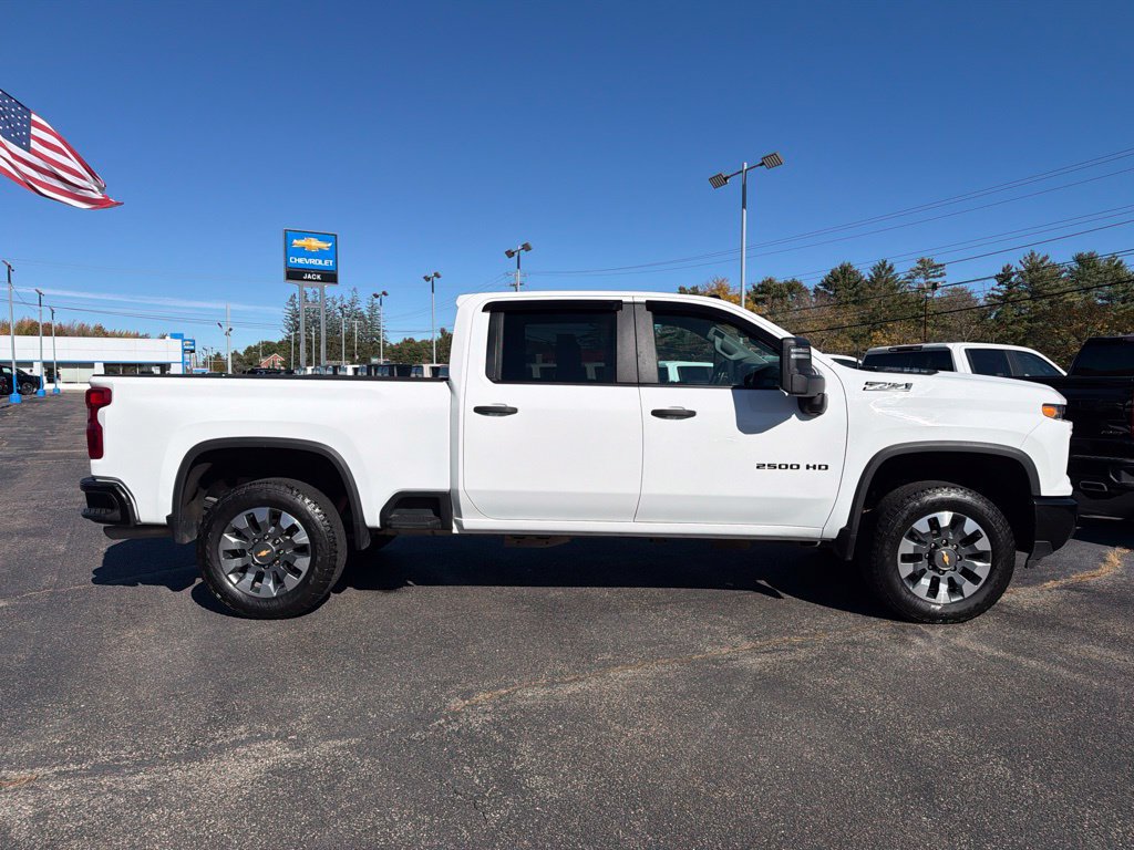 Used 2024 Chevrolet Silverado 2500 Custom w/ Custom Convenience Package AWD/4WD image 9