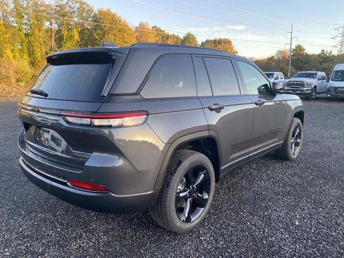 New 2025 Jeep Grand Cherokee Limited image 3