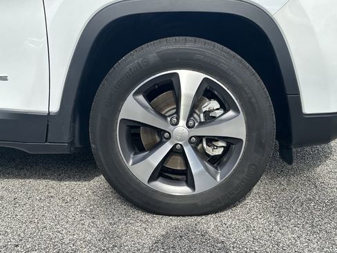 Used 2022 Jeep Cherokee Limited image 13