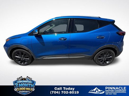 Used 2022 Chevrolet Bolt EUV Premier w/ Launch Edition FWD image 7