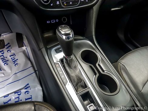 Used 2020 Chevrolet Equinox LT w/ Midnight Edition image 19