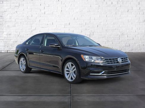 Used 2019 Volkswagen Passat 2.0T Wolfsburg w/ Wheels & Sunroof Package FWD image 2