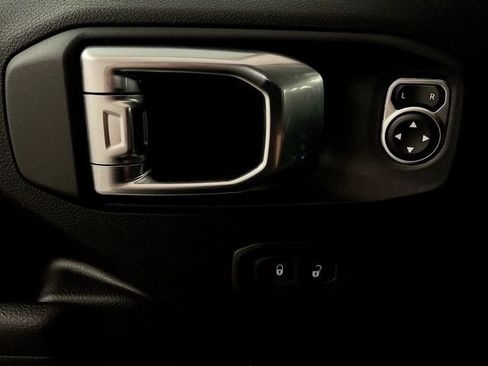 Used 2021 Jeep Wrangler Sport S image 13
