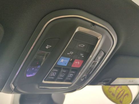Used 2025 Jeep Grand Cherokee Limited AWD/4WD image 25