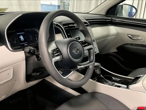 Used 2023 Hyundai Tucson SE image 8