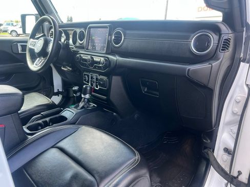 Used 2023 Jeep Wrangler Unlimited Sahara AWD/4WD image 41