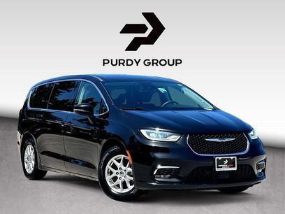Used 2023 Chrysler Pacifica Touring-L