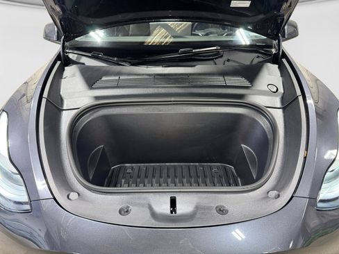 Used 2025 Tesla Model Y Long Range RWD image 23