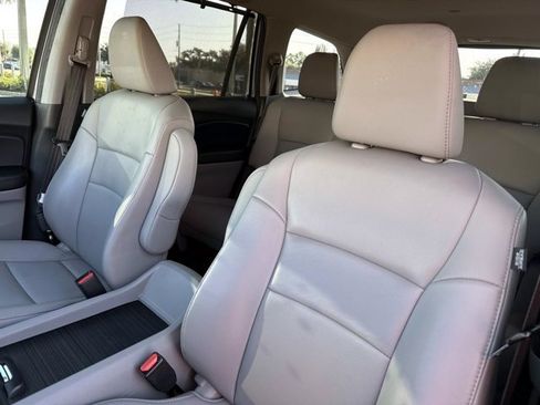 Used 2021 Honda Pilot Touring image 23