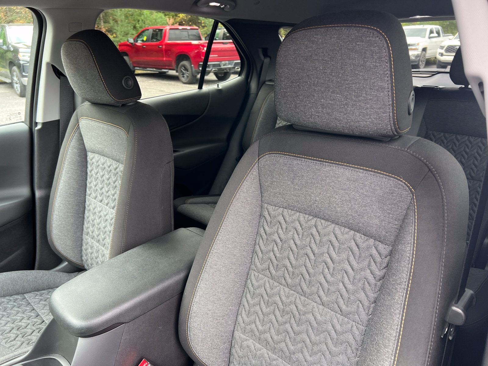 Used 2024 Chevrolet Equinox LT FWD image 11