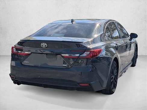 Used 2025 Toyota Camry SE image 5