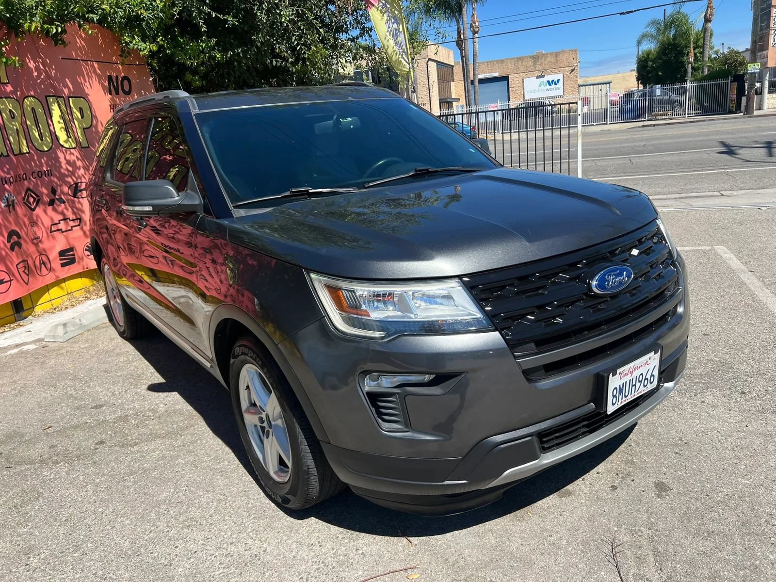 Used 2019 Ford Explorer XLT w/ Equipment Group 201A FWD image 3