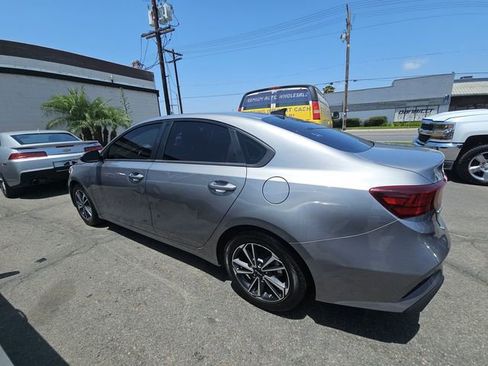 Used 2023 Kia Forte LXS FWD image 4