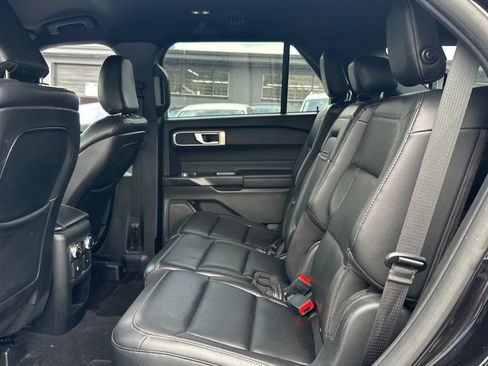 Used 2020 Ford Explorer XLT w/ Equipment Group 202A AWD/4WD image 10