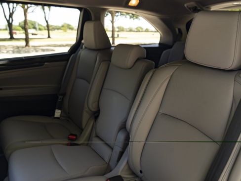 Used 2024 Honda Odyssey EX-L image 18