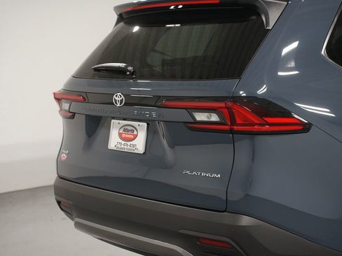 New 2026 Toyota Grand Highlander Platinum image 9