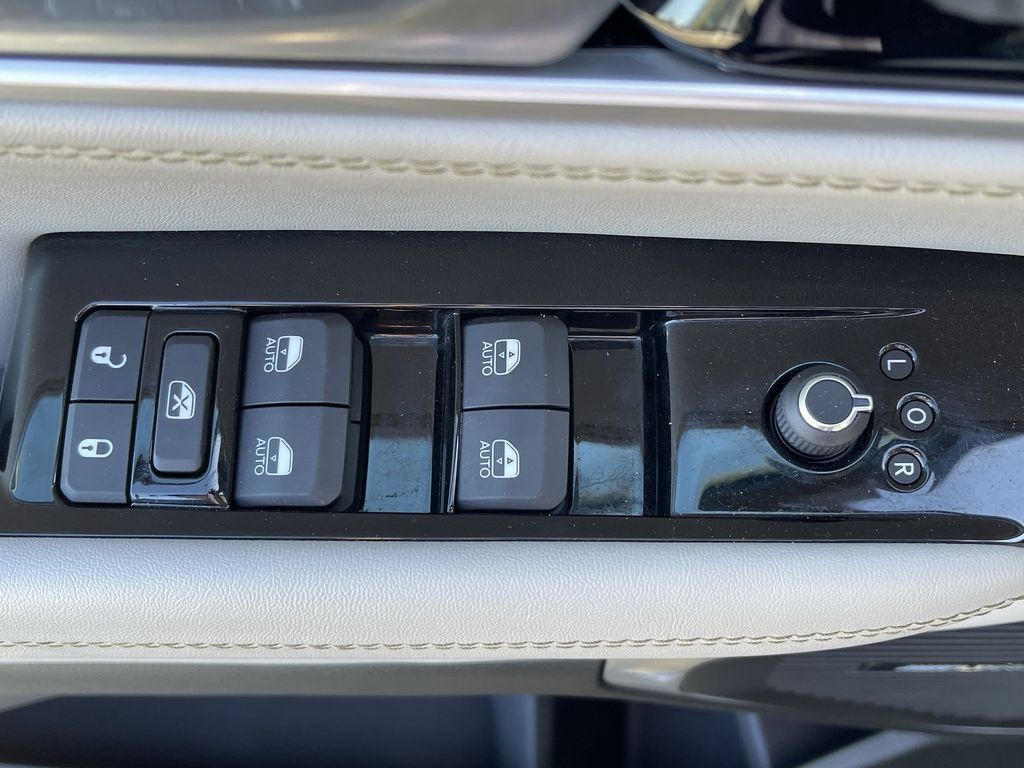 Used 2023 Jeep Wagoneer Series II w/ Premium Group I AWD/4WD image 24
