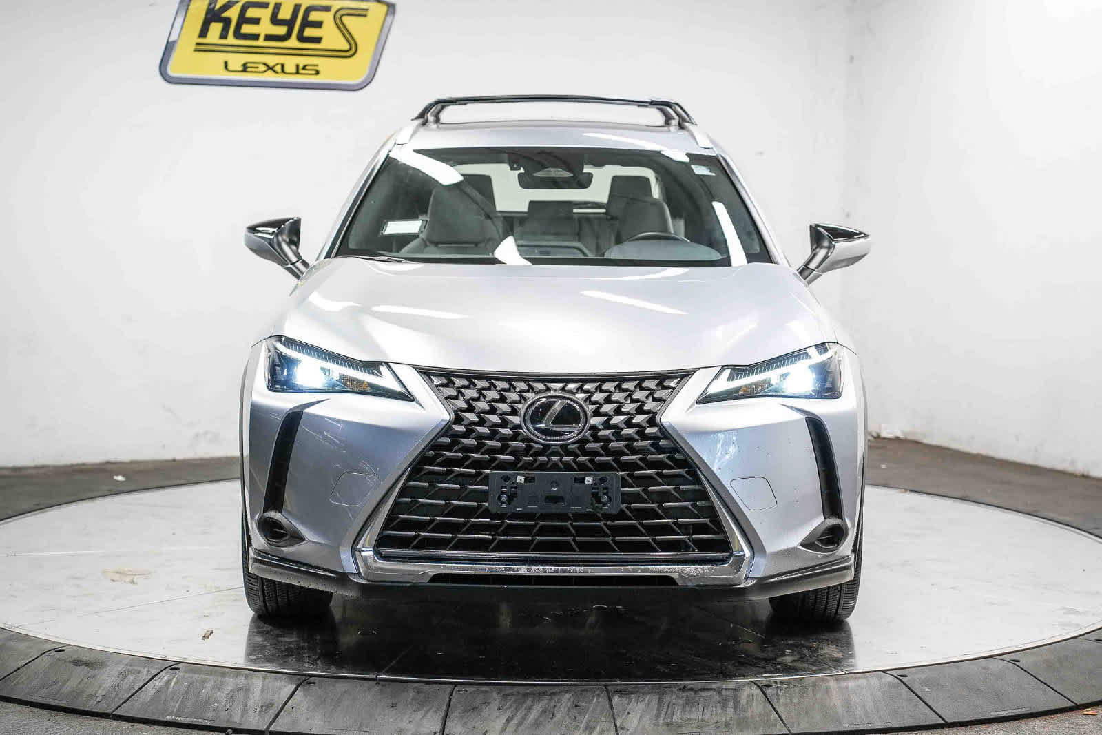 Certified 2025 Lexus UX 300h FWD w/ Accessory Package (Z2) image 9