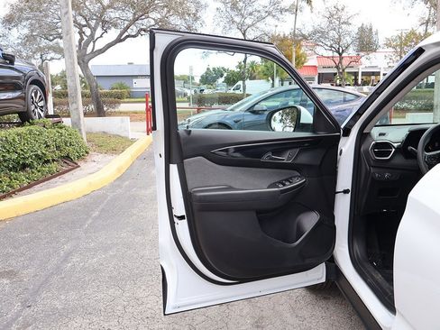 Used 2024 Chevrolet TrailBlazer LT image 20