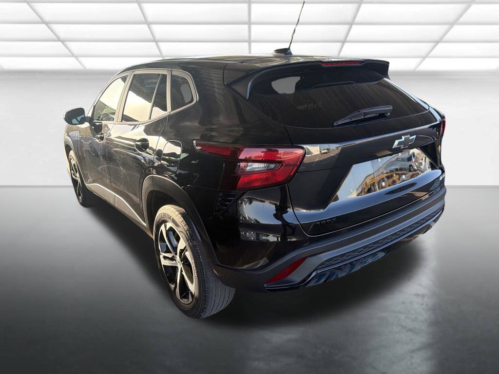 Used 2024 Chevrolet Trax RS w/ Driver Confidence Package FWD image 4