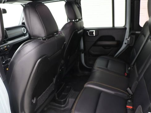 Used 2024 Jeep Wrangler Sahara image 10