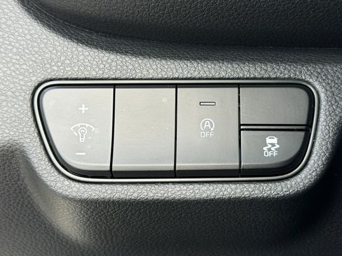 Certified 2024 Kia Seltos S image 21