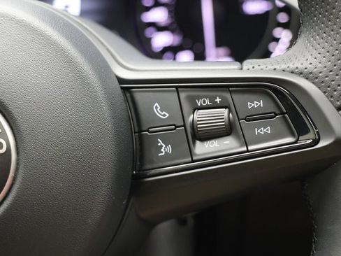 Used 2022 Alfa Romeo Stelvio Veloce image 22