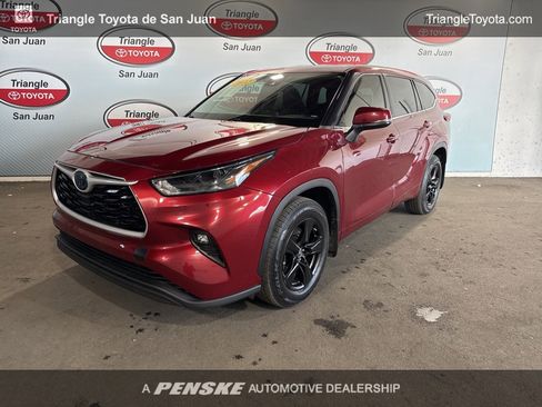 Used 2022 Toyota Highlander LE image 1