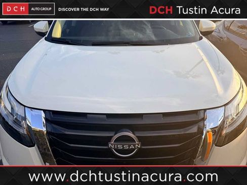 Used 2022 Nissan Pathfinder SL w/ Lighting Package (N92) FWD image 1