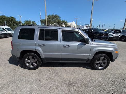 Used 2017 Jeep Patriot Sport w/ Power Value Group FWD image 4