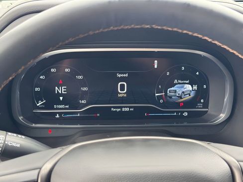 Used 2023 GMC Yukon AT4 w/ AT4 Premium Package AWD/4WD image 28