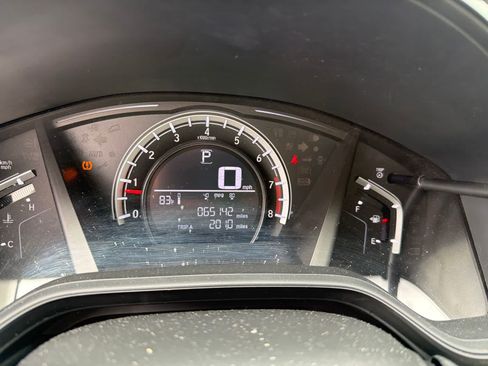 Used 2018 Honda CR-V LX image 2