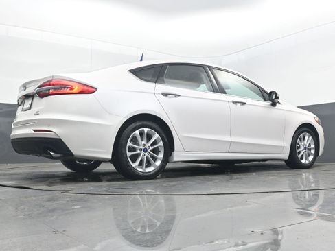 Used 2019 Ford Fusion SE image 28